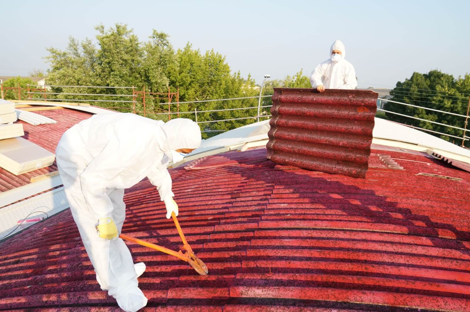 Why You Should Opt For Asbestos Roof Removal Over Repairs